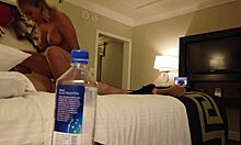 Madelyn Monroe si impegna in attività sessuali con un individuo sconosciuto mentre è in vacanza a Las Vegas. Non perdere questo video piccante!