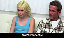 Terapie în trei: un tratament facial pentru o relație sănătoasă între tată vitreg și fiică